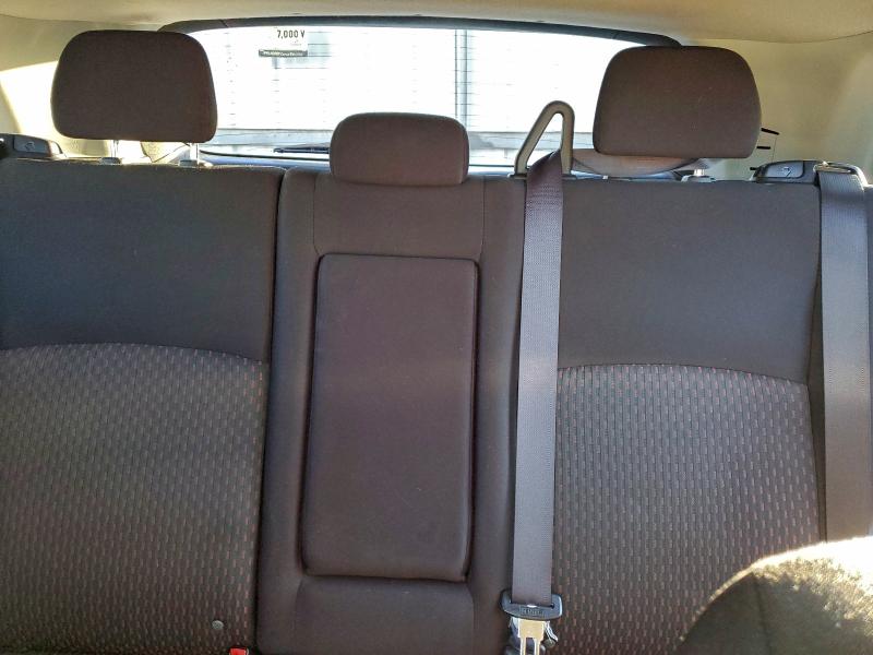 Фото 10 - MITSUBISHI OUTLANDER