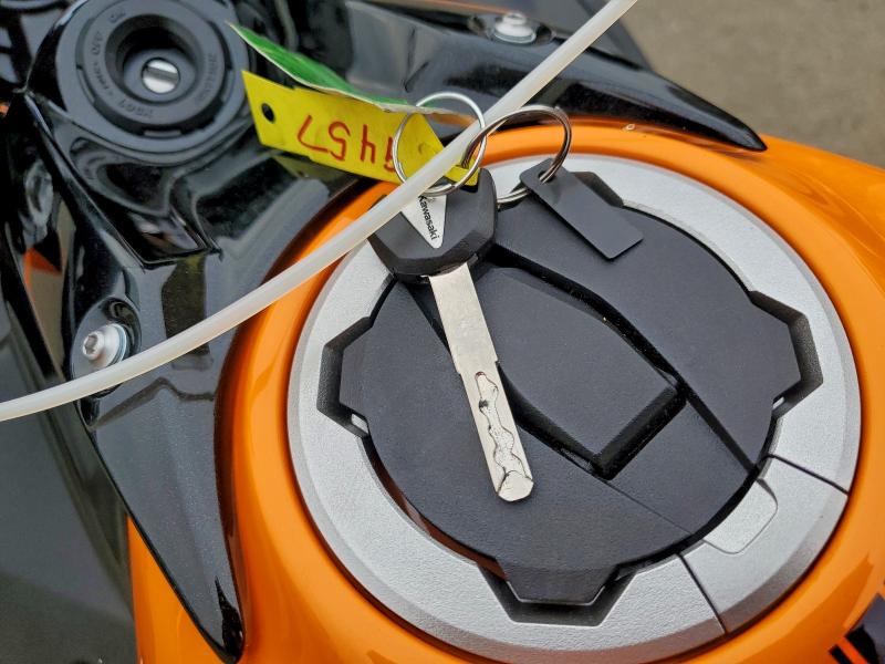 KAWASAKI EX650 P 2025