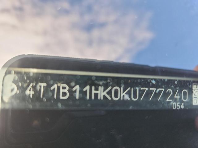 Фото 13 - TOYOTA CAMRY