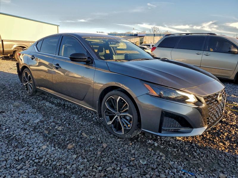 Фото 4 - NISSAN ALTIMA