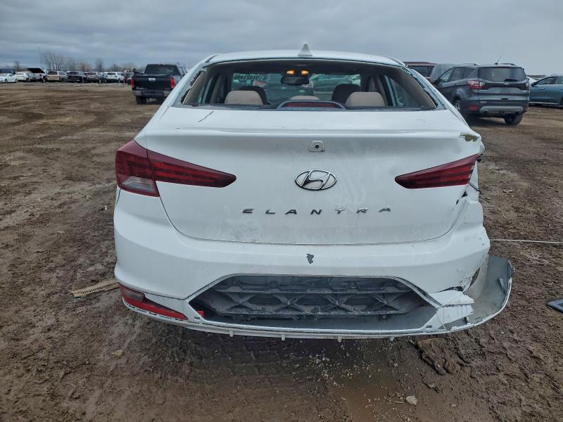 Фото 6 - HYUNDAI ELANTRA