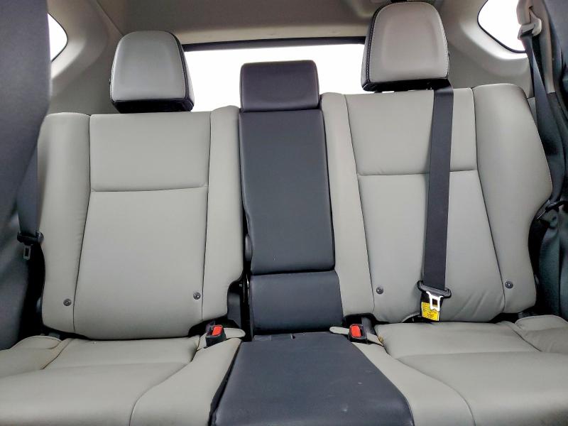 Фото 10 - TOYOTA RAV4