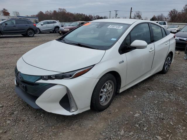 Фото 1 - TOYOTA PRIUS