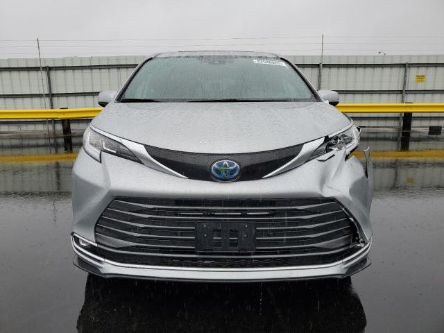 Фото 5 - TOYOTA SIENNA