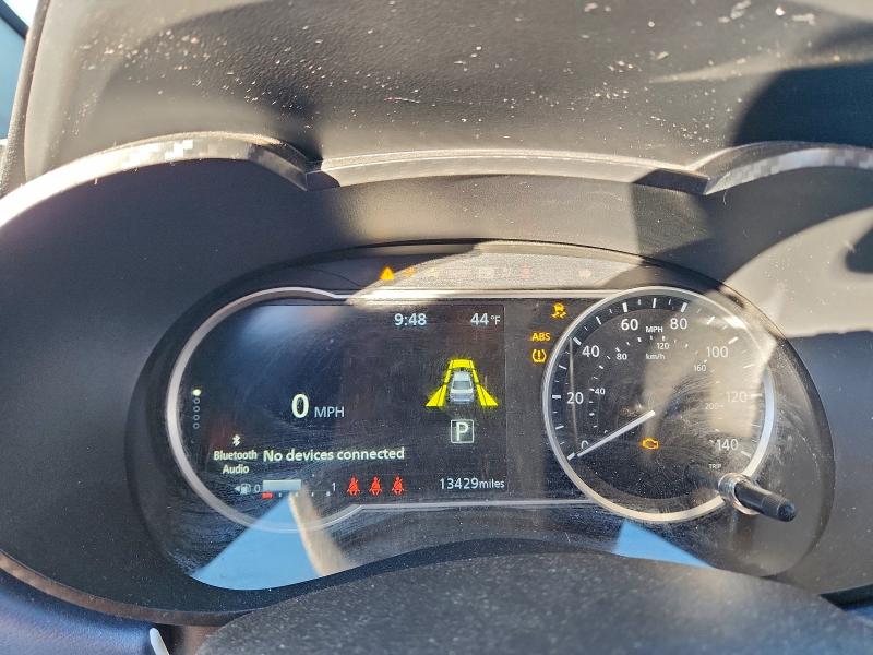 Фото 9 - NISSAN VERSA