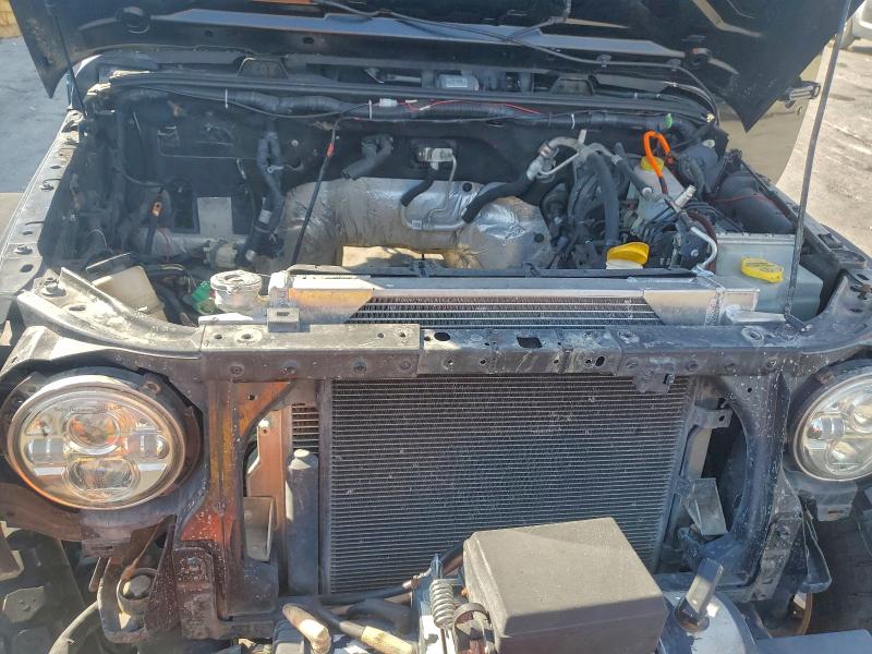 Фото 12 - JEEP WRANGLER