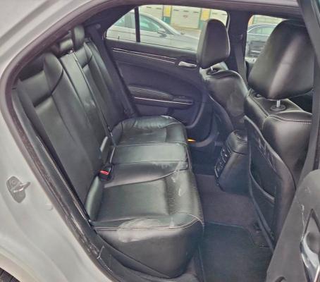 Фото 10 - CHRYSLER 300