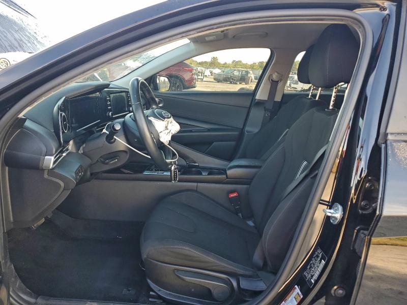 Фото 7 - HYUNDAI ELANTRA