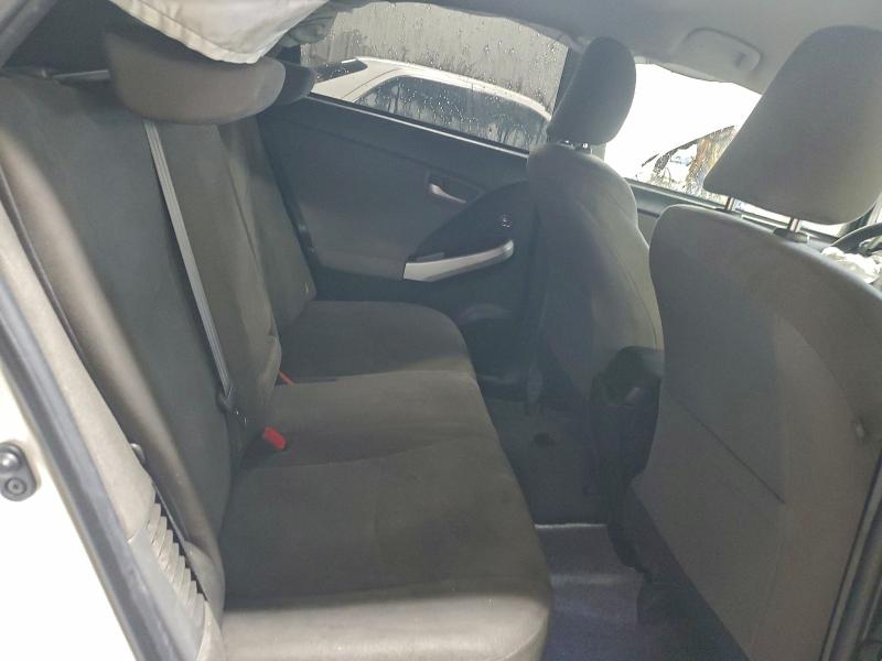 Фото 10 - TOYOTA PRIUS