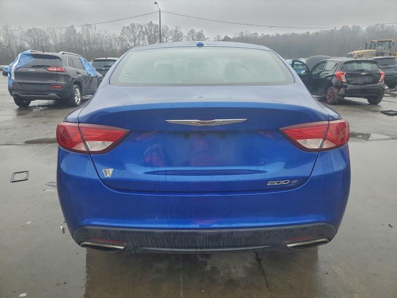 Фото 6 - CHRYSLER 200