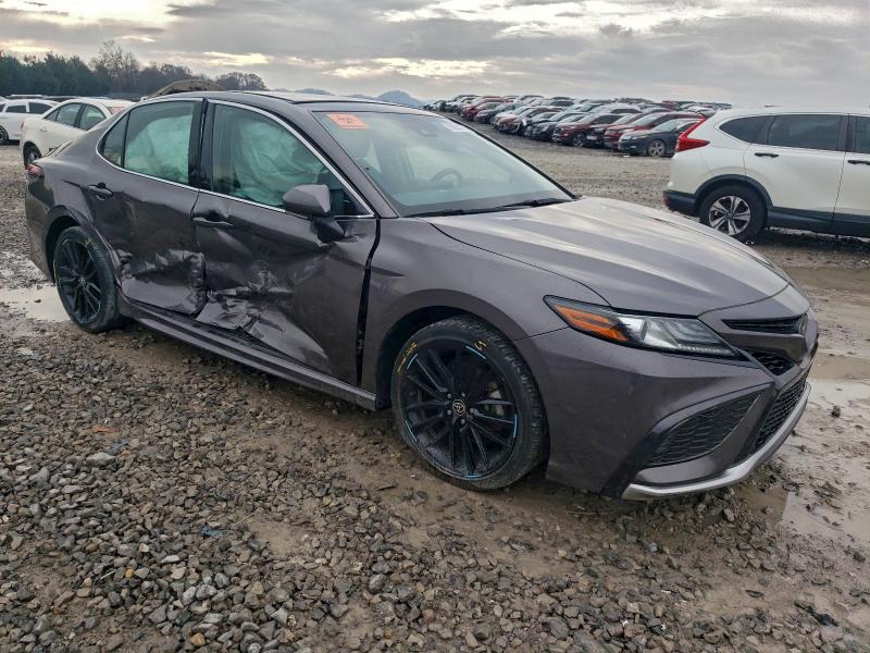 Фото 4 - TOYOTA CAMRY