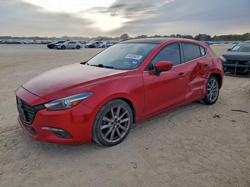 Фото 1 - MAZDA 3