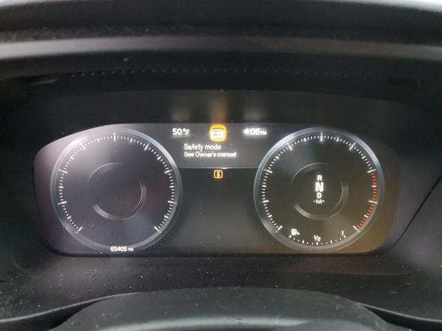 Фото 9 - VOLVO XC40