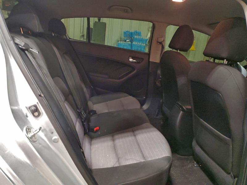 Фото 10 - KIA FORTE