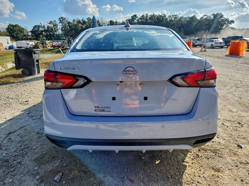 Фото 6 - NISSAN VERSA