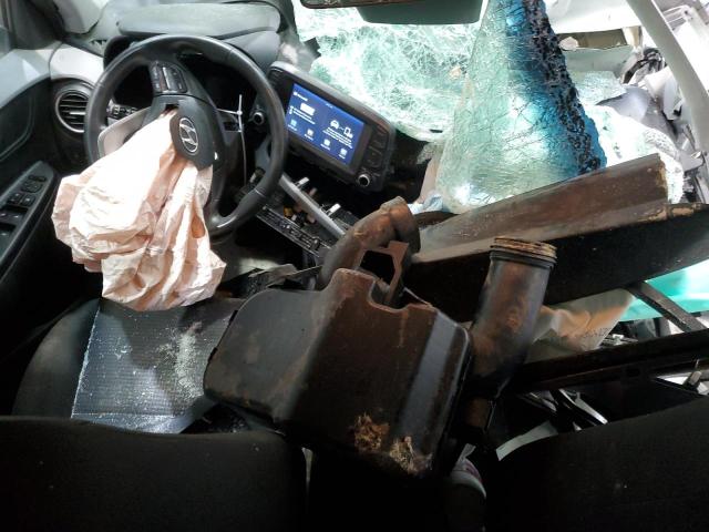 Фото 8 - HYUNDAI KONA