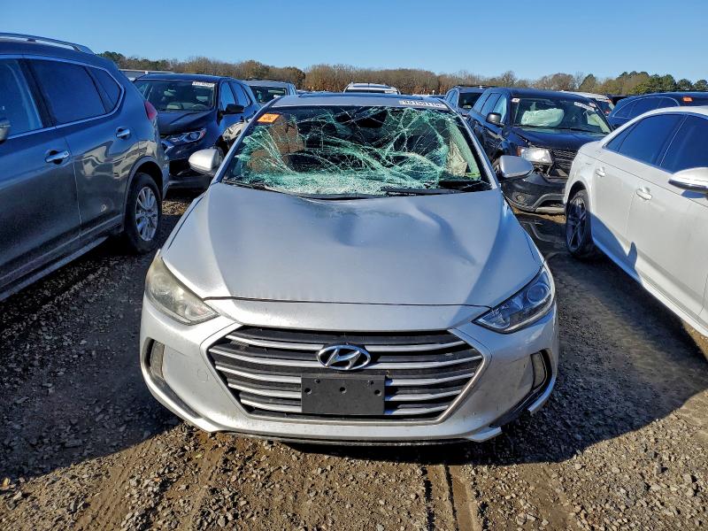 Фото 5 - HYUNDAI ELANTRA