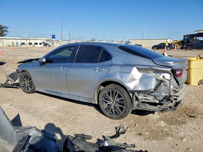 Фото 2 - TOYOTA CAMRY