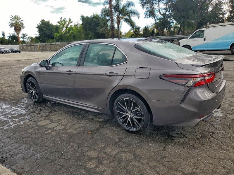 Фото 2 - TOYOTA CAMRY