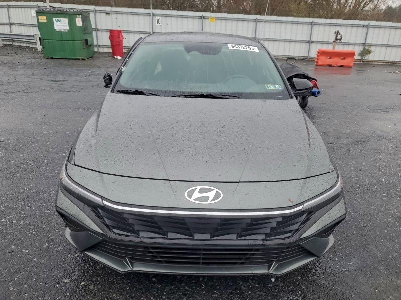 Фото 5 - HYUNDAI ELANTRA