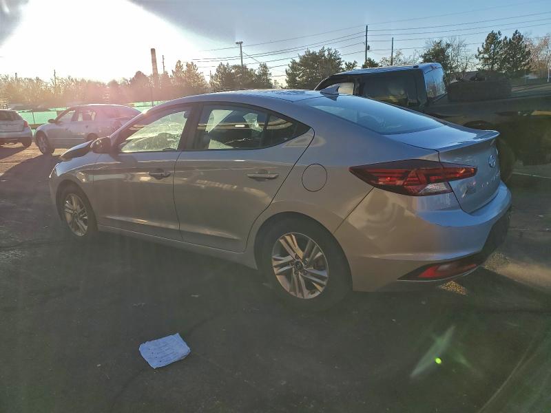 Фото 2 - HYUNDAI ELANTRA