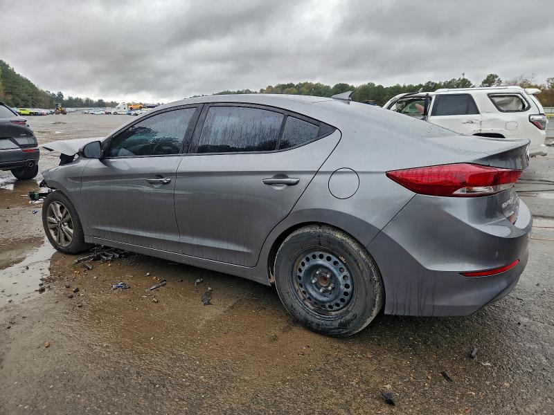 Фото 2 - HYUNDAI ELANTRA