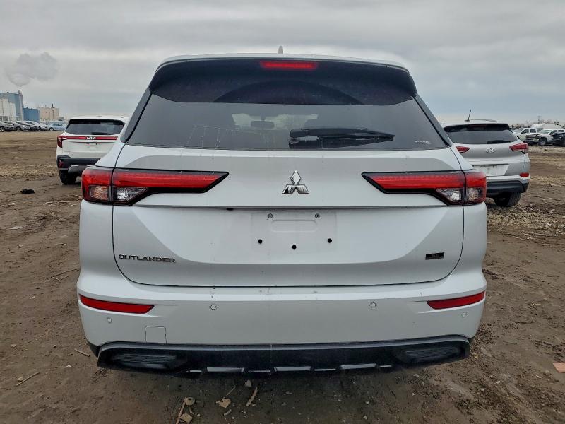 Фото 6 - MITSUBISHI OUTLANDER