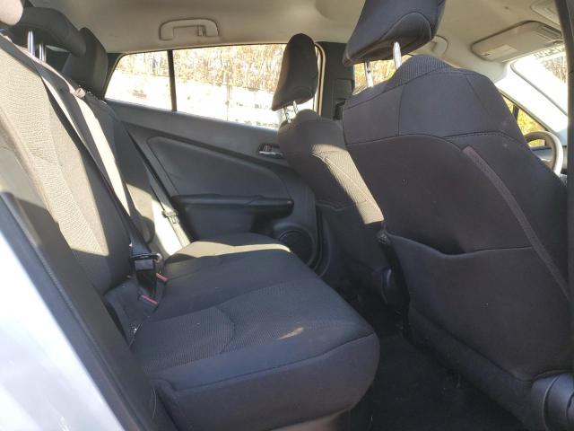 Фото 10 - TOYOTA PRIUS