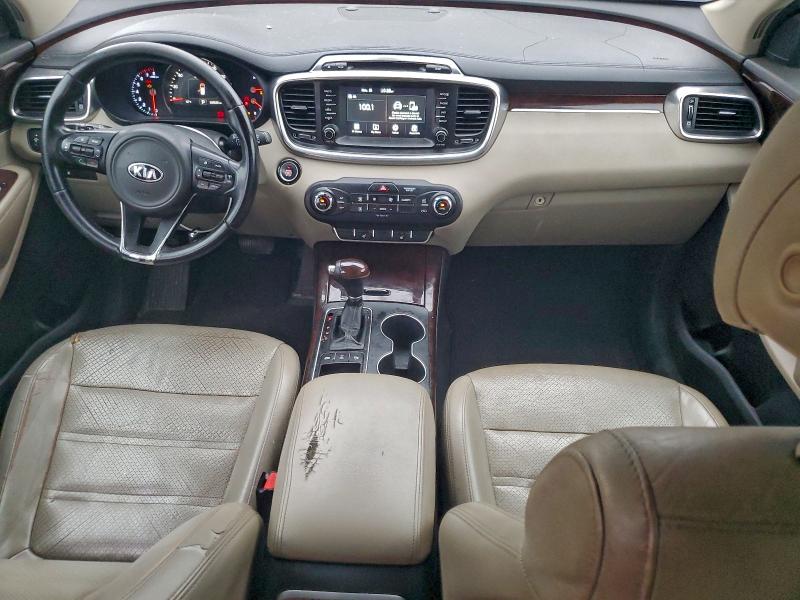 Фото 8 - KIA SORENTO