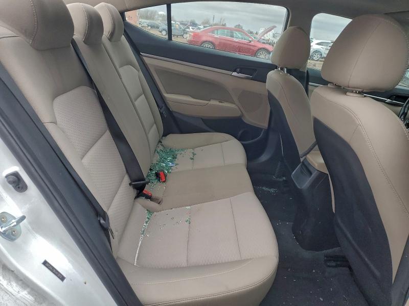 Фото 10 - HYUNDAI ELANTRA