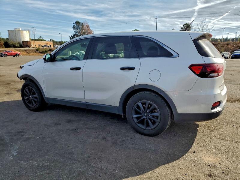 Фото 2 - KIA SORENTO