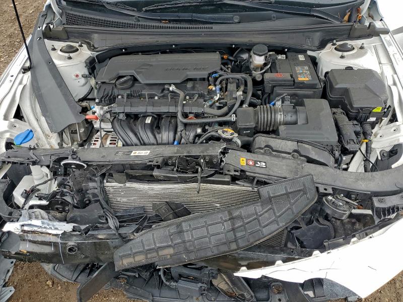 Фото 11 - HYUNDAI ELANTRA