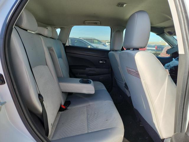 Фото 10 - MITSUBISHI OUTLANDER