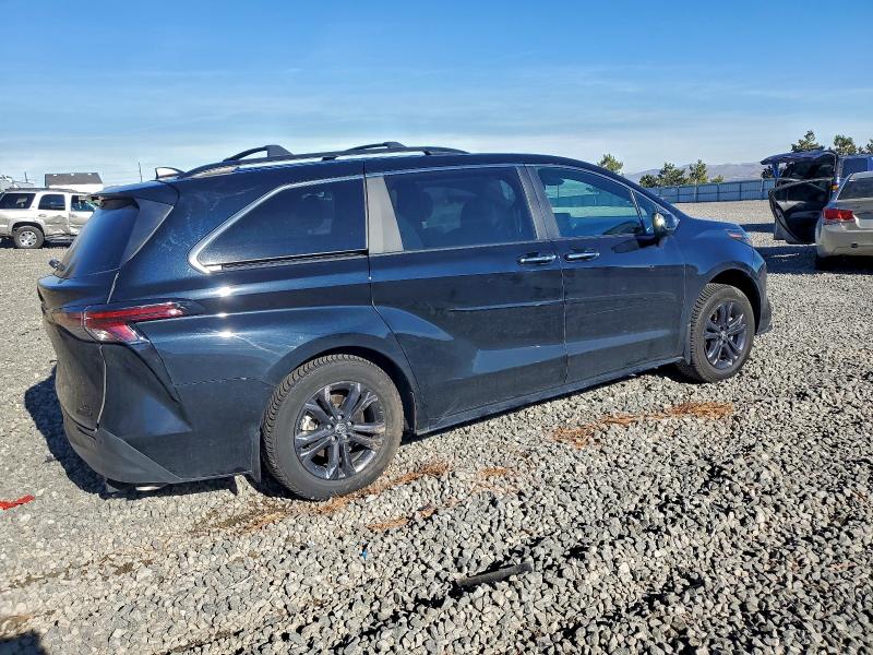 Фото 3 - TOYOTA SIENNA