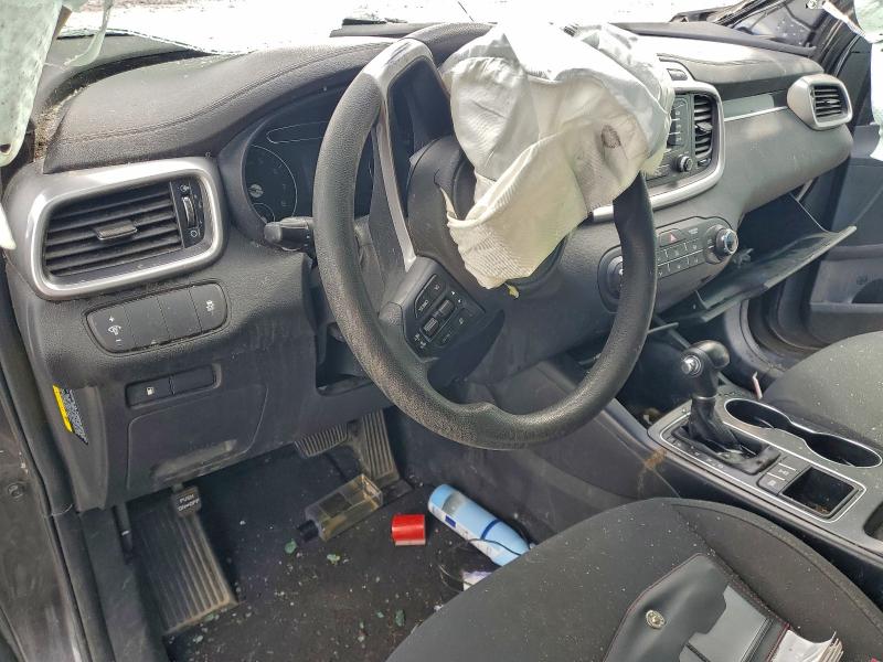 Фото 8 - KIA SORENTO