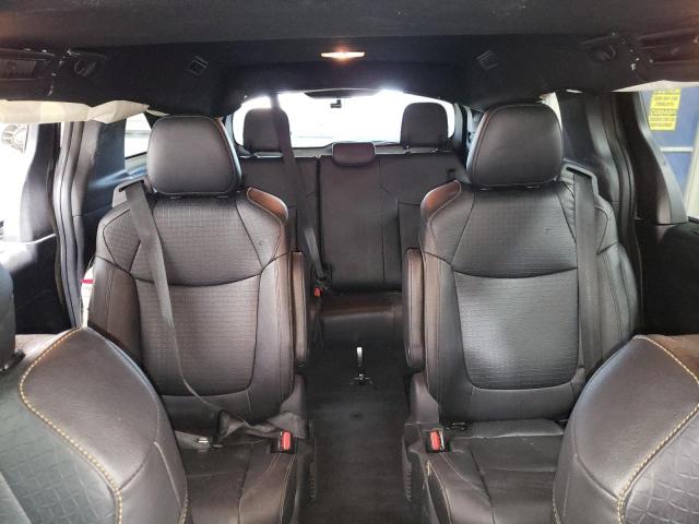 Фото 10 - TOYOTA SIENNA