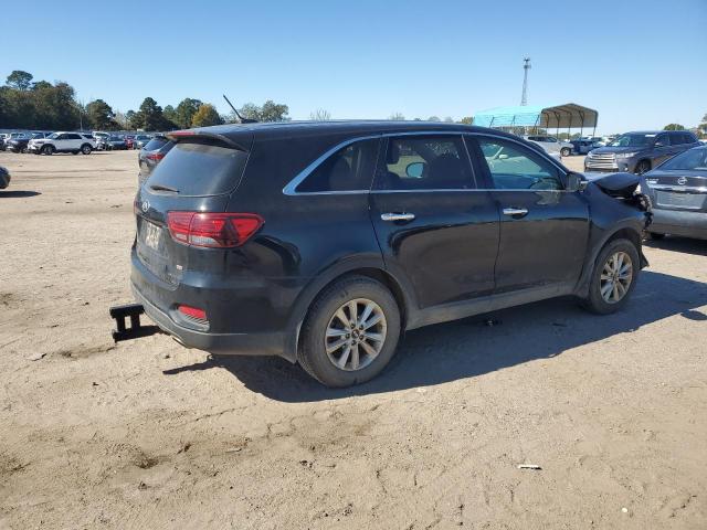 Фото 3 - KIA SORENTO