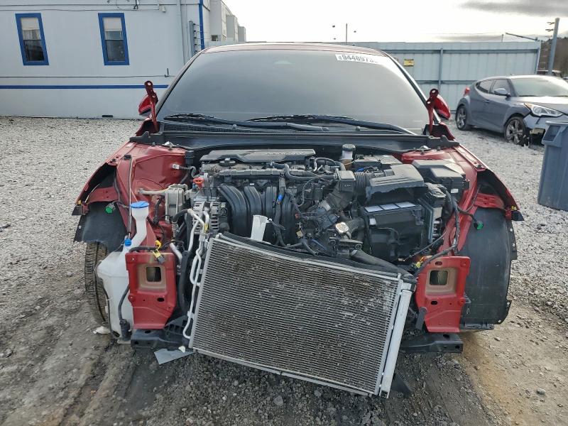 Фото 5 - HYUNDAI ELANTRA