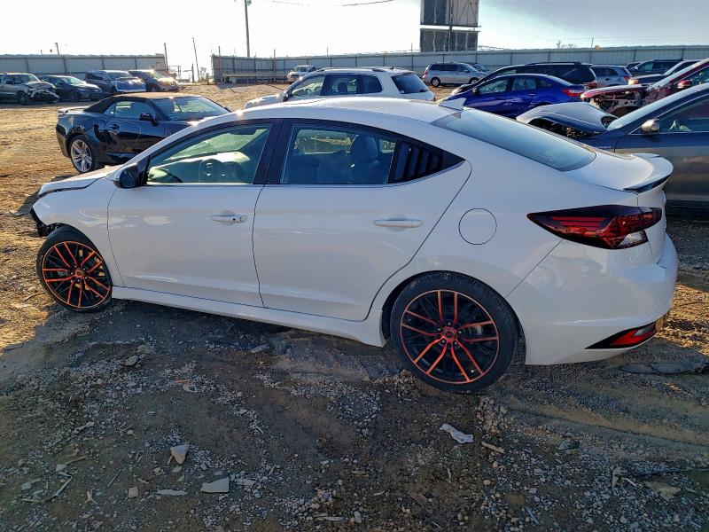 Фото 2 - HYUNDAI ELANTRA