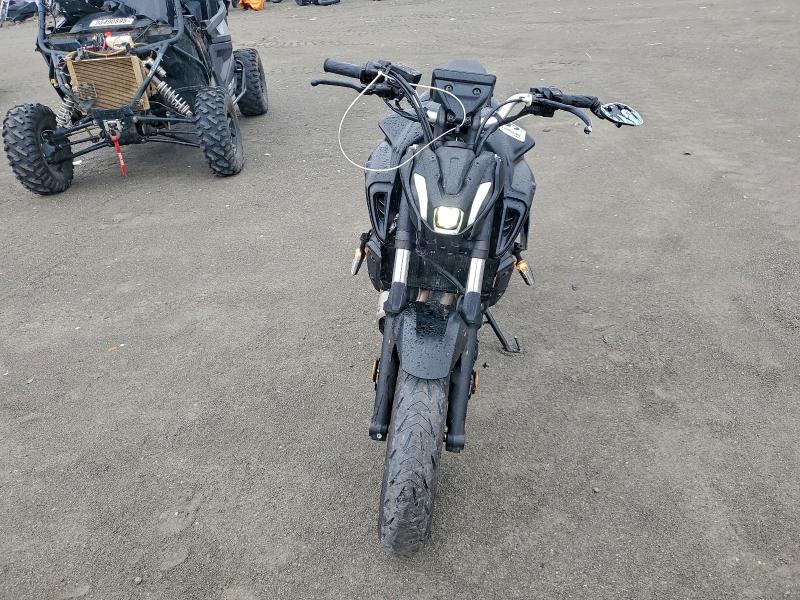 YAMAHA MT07 2024
