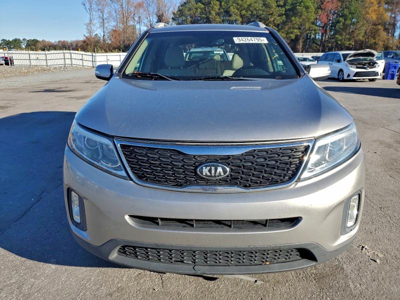 Фото 5 - KIA SORENTO