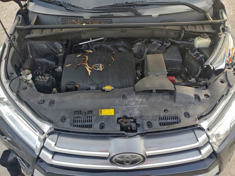 Фото 12 - TOYOTA HIGHLANDER