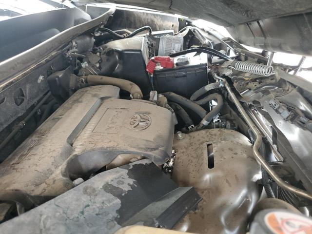 Фото 12 - TOYOTA RAV4