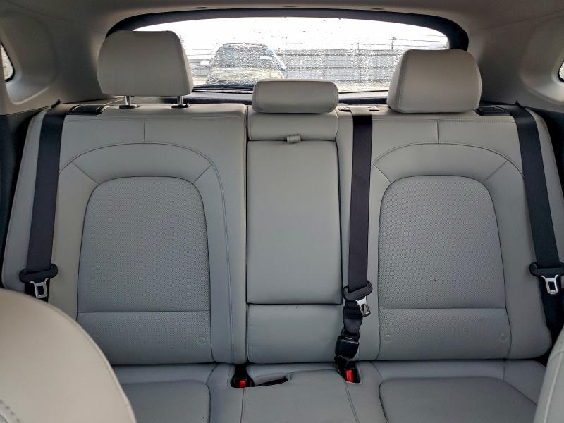 Фото 10 - HYUNDAI KONA