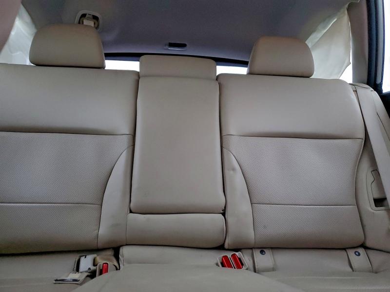 Фото 10 - SUBARU OUTBACK