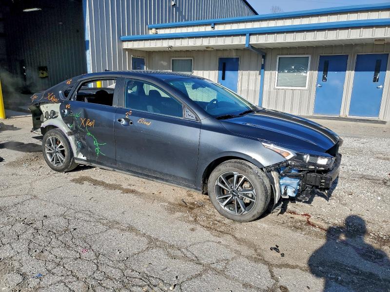 Фото 4 - KIA FORTE