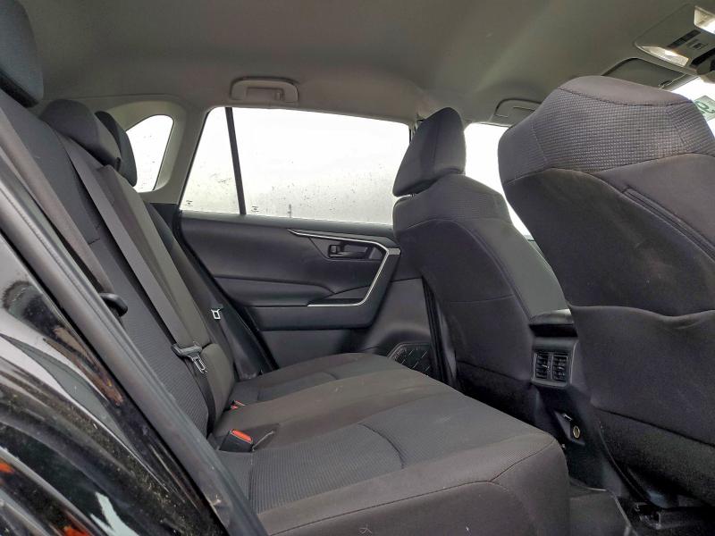 Фото 11 - TOYOTA RAV4