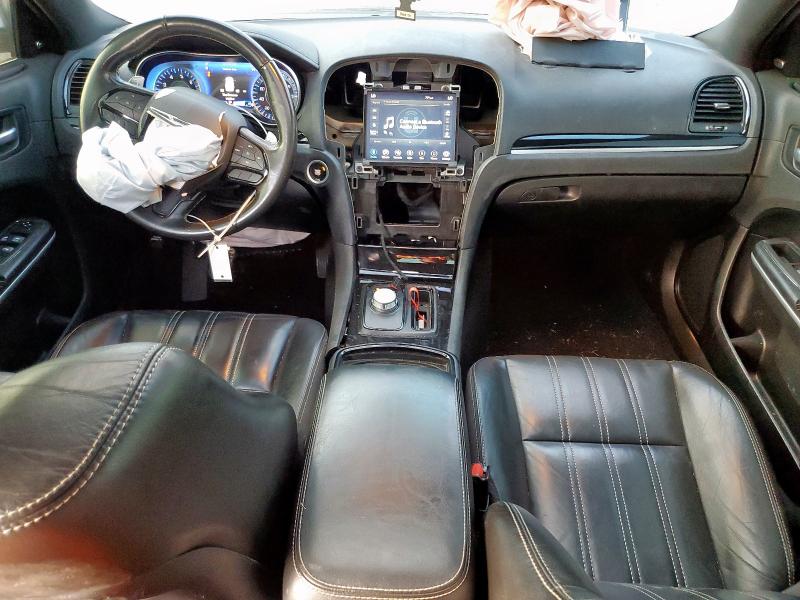 Фото 8 - CHRYSLER 300