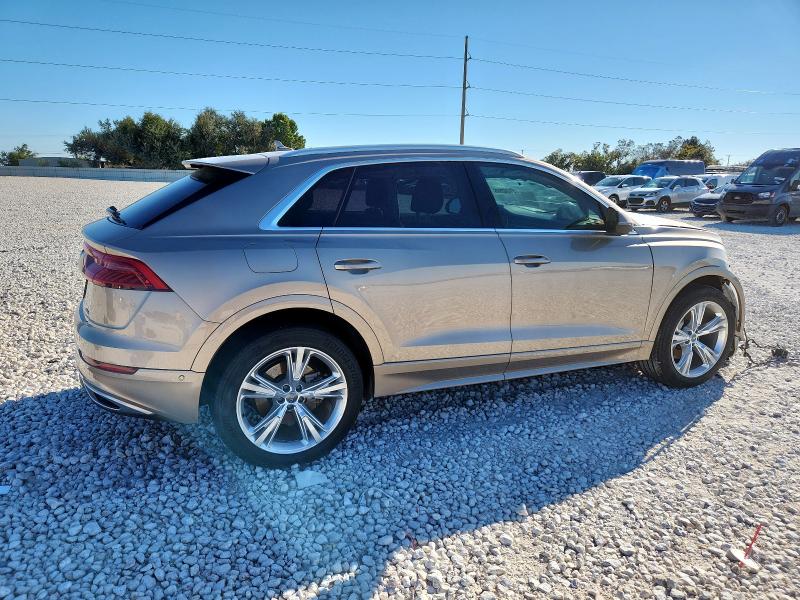 Фото 3 - AUDI Q8