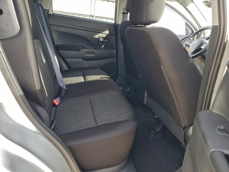 Фото 10 - MITSUBISHI OUTLANDER